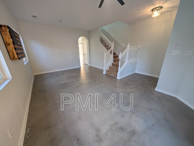 Building Photo - 7105 Casa Elena Dr NE