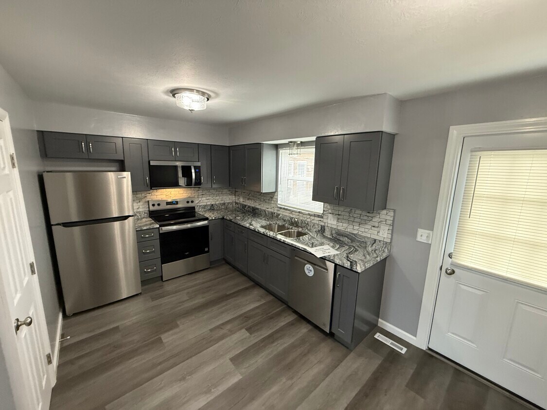 Foto principal - 3517 Cleveland Ave