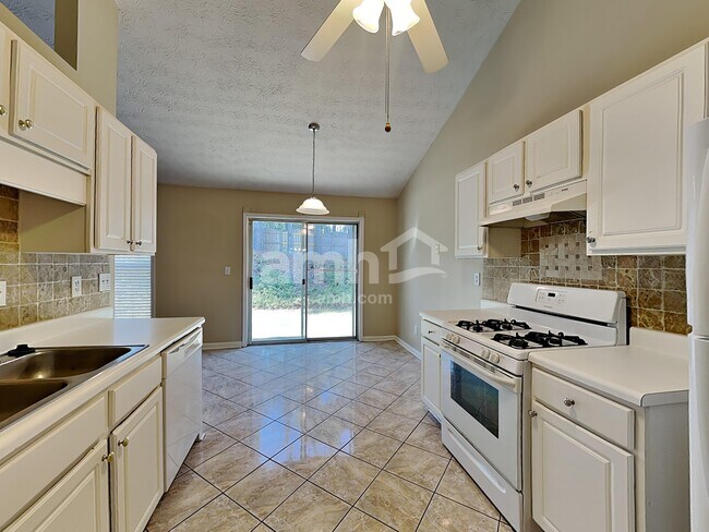 Foto del edificio - 3270 Hampton Trace Ct