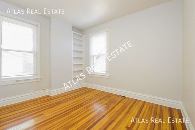 Foto del edificio - Large one bedroom in Capitol Hill!