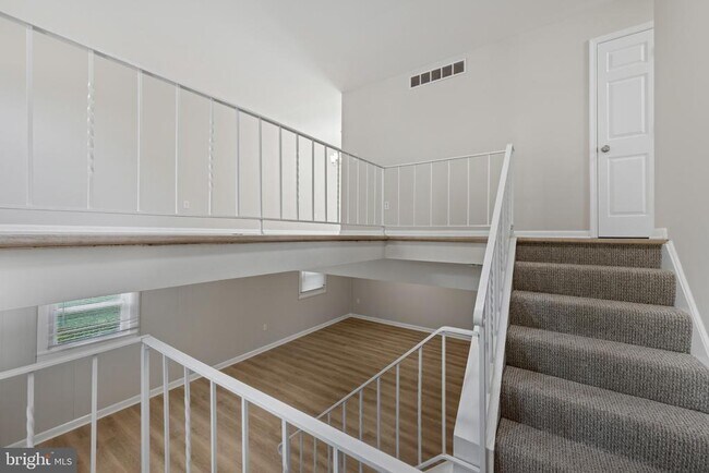 Foto del edificio - 908 Country Terrace
