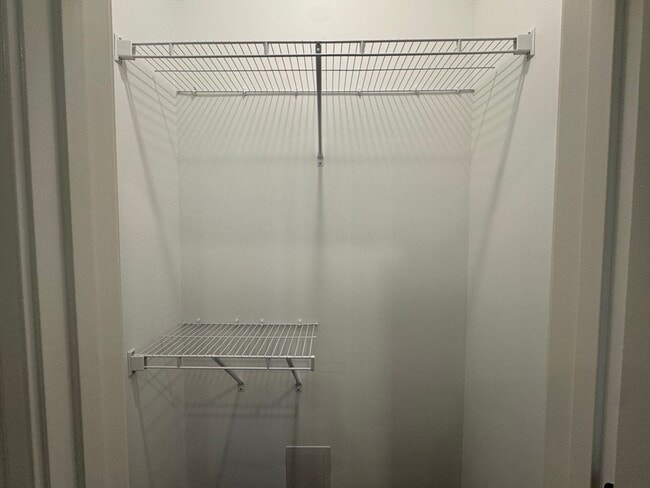 Building Photo - 1473 N Shore Rd