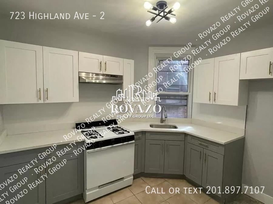 Primary Photo - 723 Highland Ave- 4 bedroom in Newark