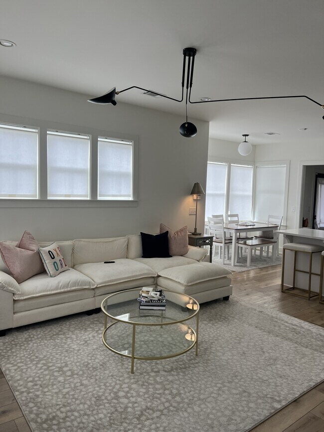 Foto del edificio - 509 Rosedale Ave