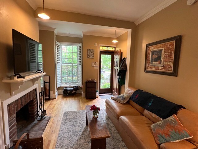 Sala de estar 2 - 1255 F St NE