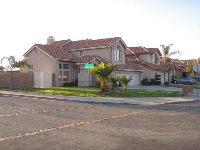 Foto del edificio - 8955 Digger Pine Dr