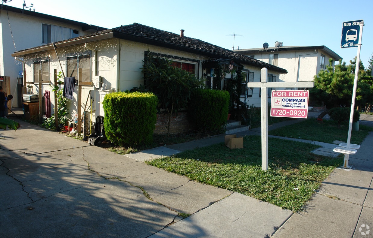 Building Photo - 466 N Fair Oaks Ave