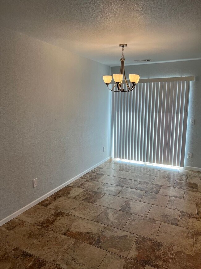 Foto del edificio - 3 Bedroom 2 Bathroom Home in the South Sub...