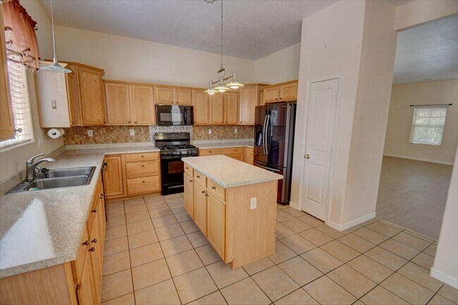 Building Photo - 4 Bedroom Home in Rio Rancho