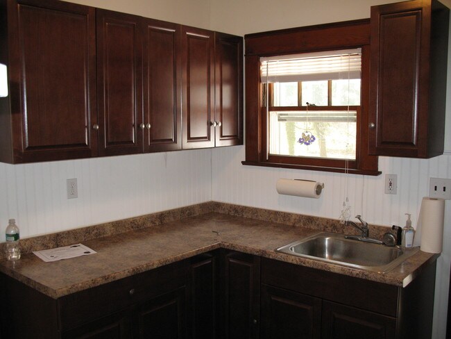 Building Photo - 230 S Hope Chapel Rd