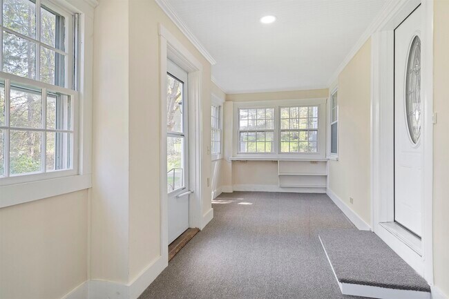 Building Photo - 20 Old Chester Rd