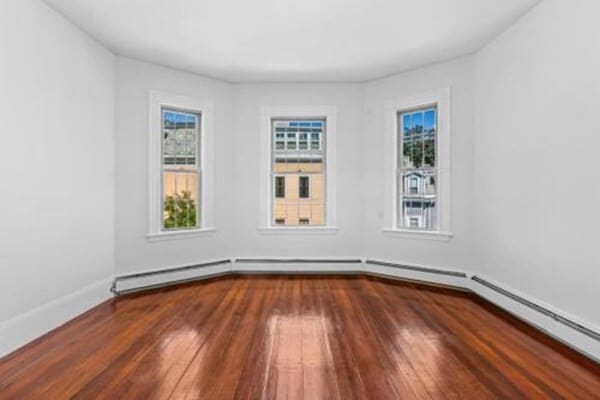 Building Photo - 401 E 7th St