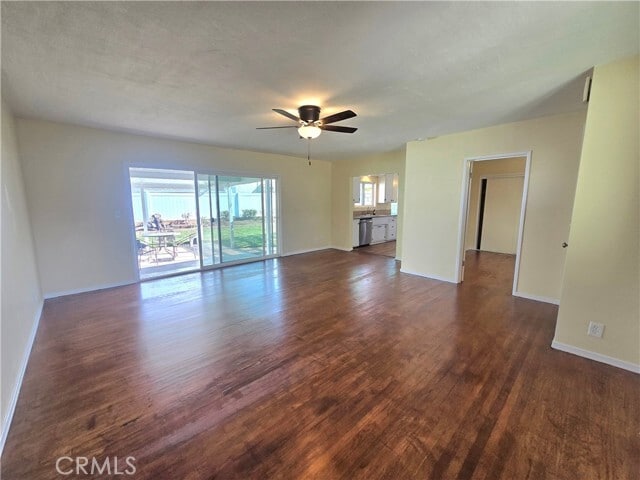 Building Photo - 938 S Fuchsia Ave