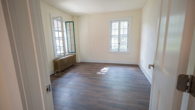 Building Photo - 21 Hungerford Terrace