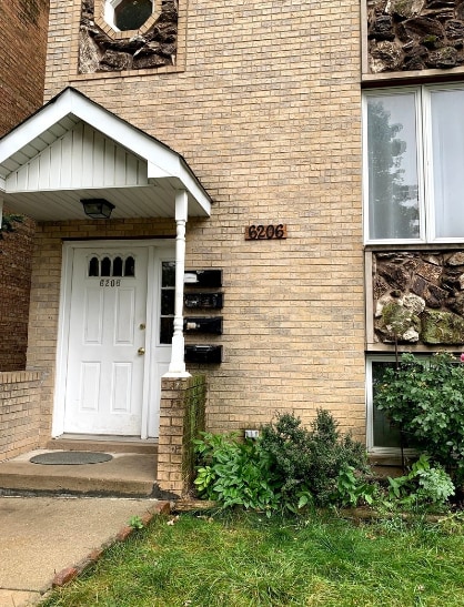 Primary Photo - 6206 N Richmond St