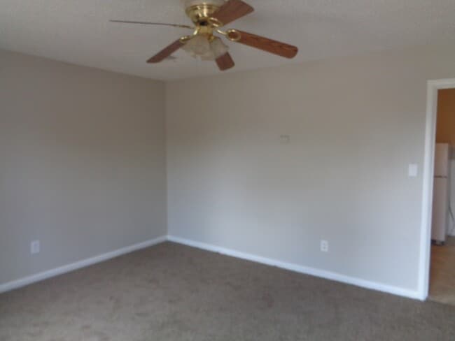 Building Photo - Affordable Duplex Unit