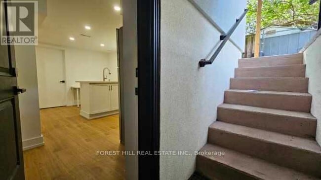 Building Photo - 10 Juliana Ct