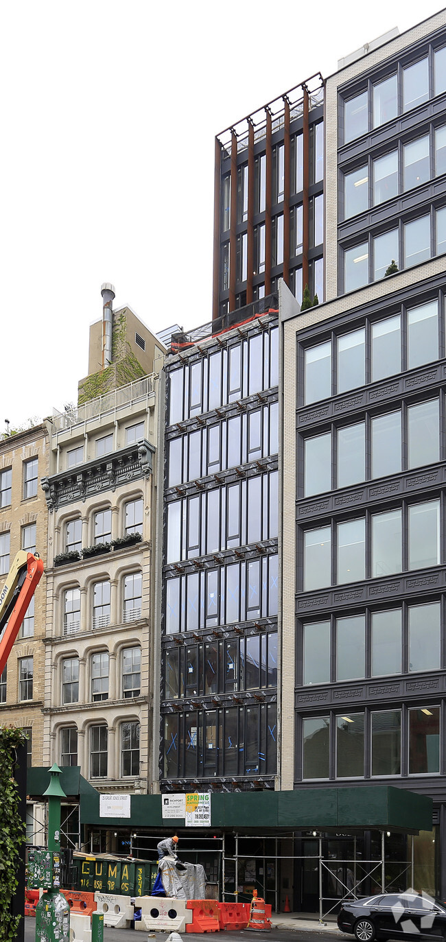 Building Photo - 25 Great Jones St