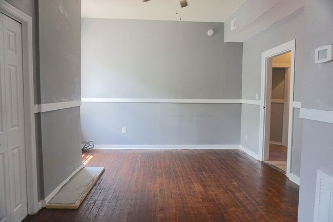 Foto del edificio - 1 BED | 1 BATH | VICTORIAN DISTRICT