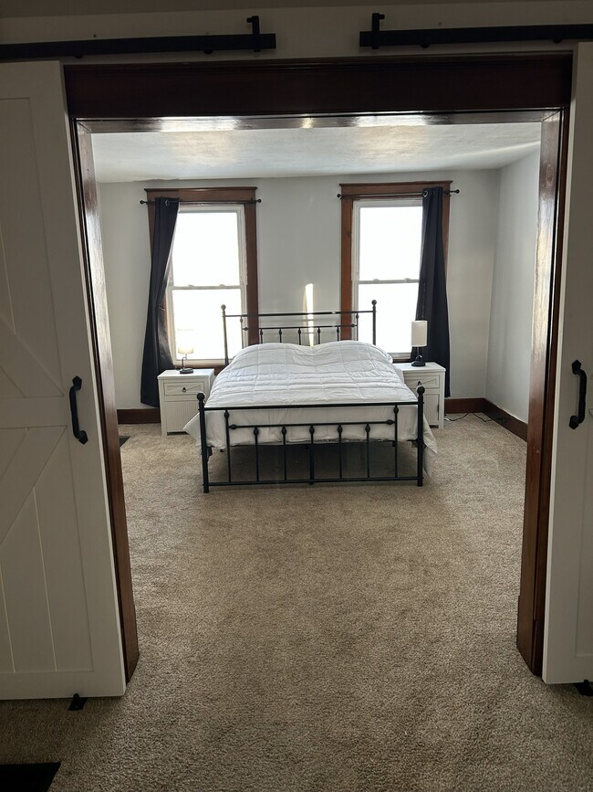 Foto del edificio - 347 N Linden St