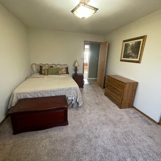 Bedroom - 18668 Olive Street Rd