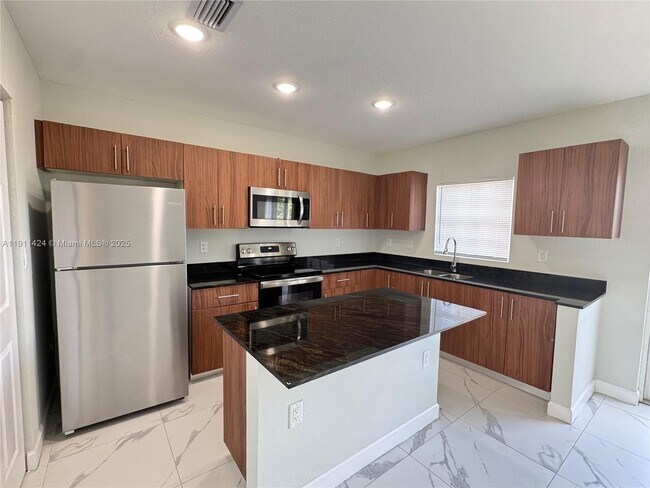 Foto del edificio - 1310 NW 6th Ave