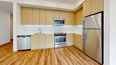 Interior Photo - CityLine