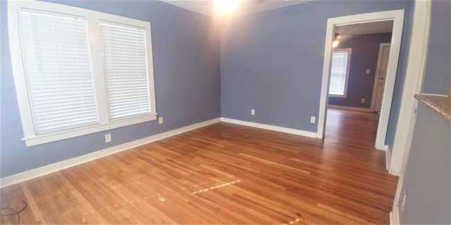 Building Photo - Bryan - 1 bedroom / 1 Bath / Fenced back y...