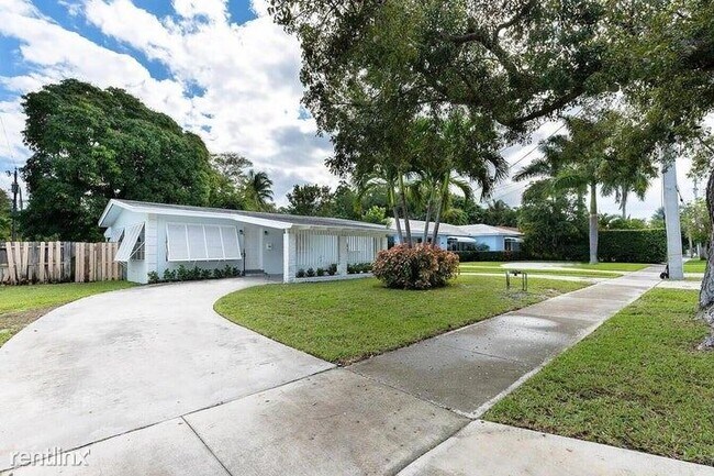 Building Photo - 3 br, 2 bath House - 3414 Poinsettia Ave
