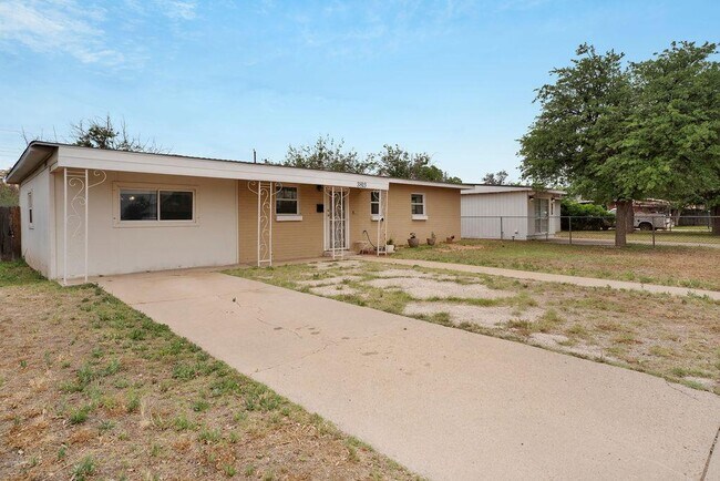 Building Photo - 3813 Bowie Ave