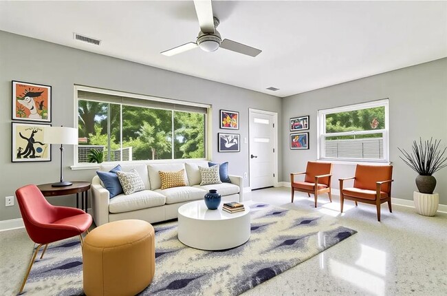 Building Photo - 811 26th Ave N