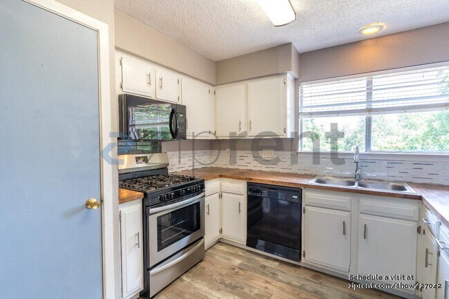 Building Photo - 8315 Gallatin Dr