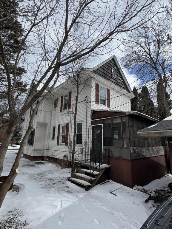 Foto del edificio - 2412 E 4th St