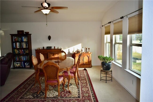 Foto del edificio - 201 Leather Oak Loop