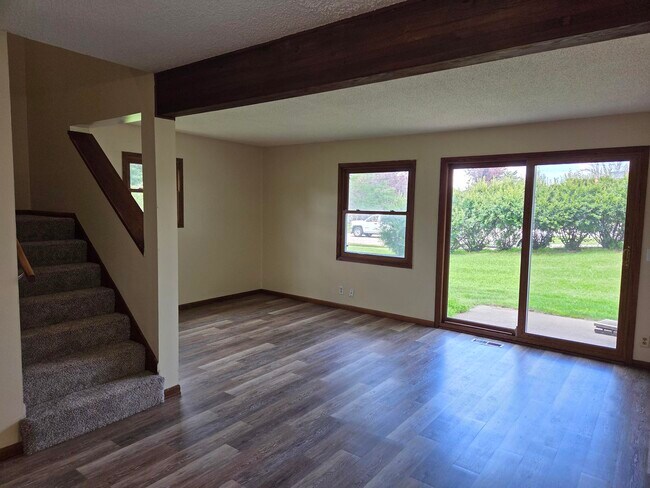 Foto del edificio - 2820 67th Ln N