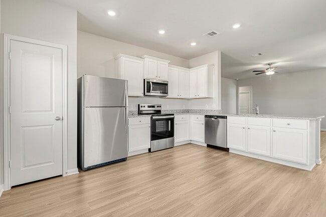 Foto del edificio - 8215 Blooming Meadow Ln