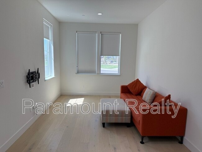 Building Photo - 17306 Canutes Ct