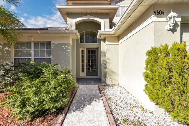 Foto del edificio - 5604 Florence Harbor Dr