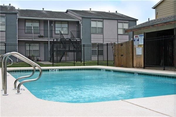 Primary Photo - 11641 Leopard St