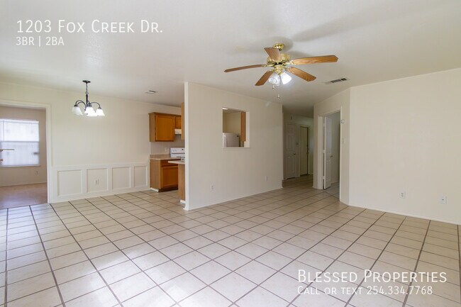 Foto del edificio - 1203 Fox Creek Dr