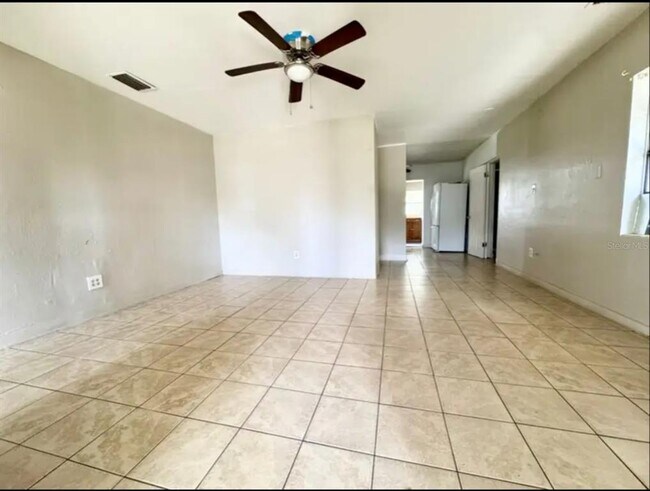 Foto del edificio - 2233 E Magnolia St