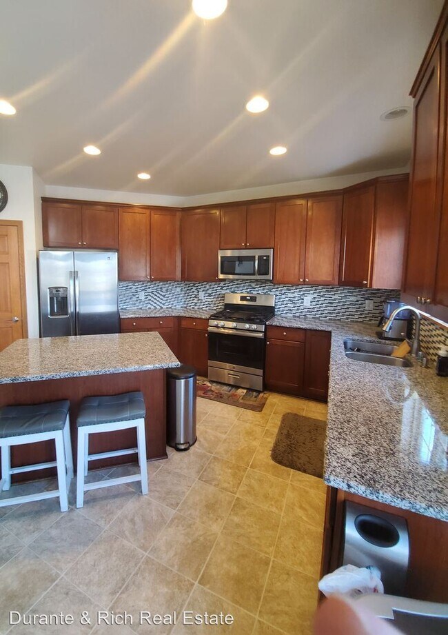 Foto del edificio - 4 br, 2.5 bath House - 5244 W Preserve Ct