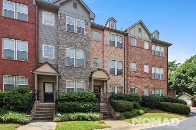 Building Photo - Charming 1BR, 3 Level Townhome in Brookhaven