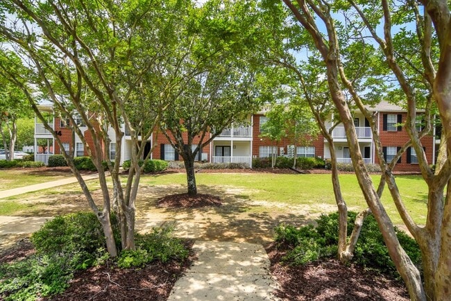 Building Photo - The Reserve at Woodchase