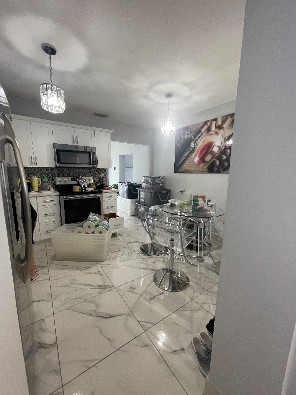 Building Photo - 55-W55 W 55th St