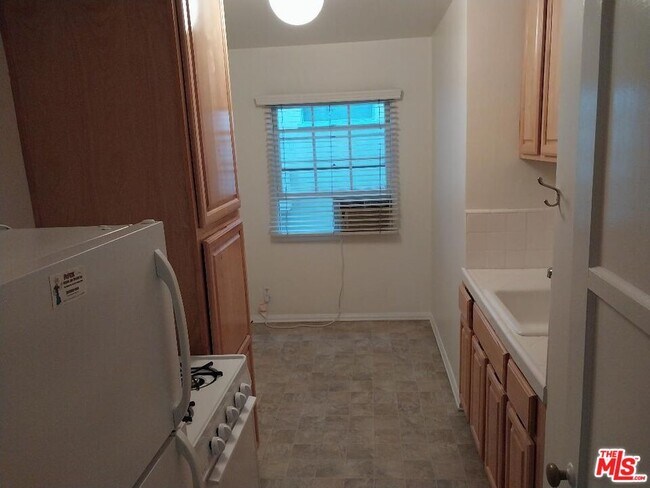 Foto del edificio - 8559 Holloway Dr