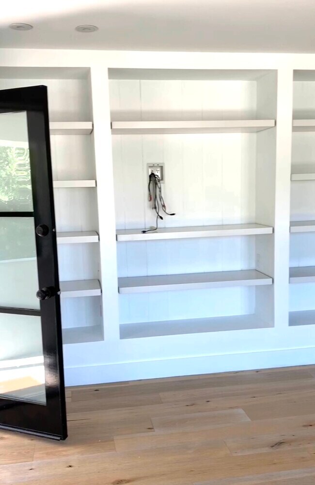 Foto del edificio - 622 Longfellow Ave