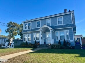 Building Photo - 39 Cove Ave