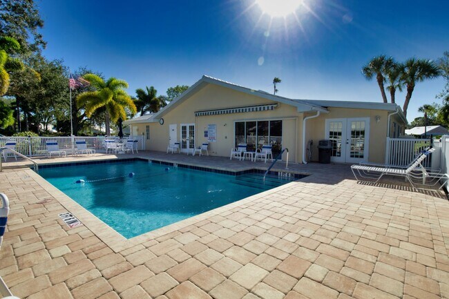 Foto del edificio - 831 Harrington Lake Ln