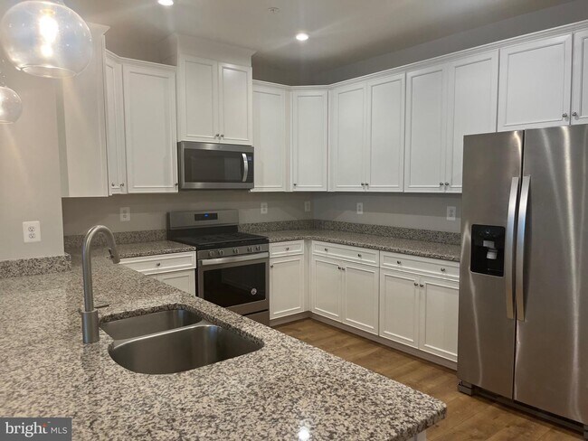 Foto del edificio - 9430 James MacGowan Ln